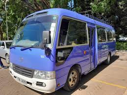 25 Seater Luxury Bus