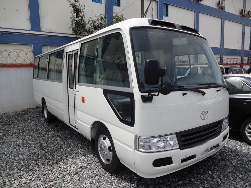 25 Seater Luxury Bus